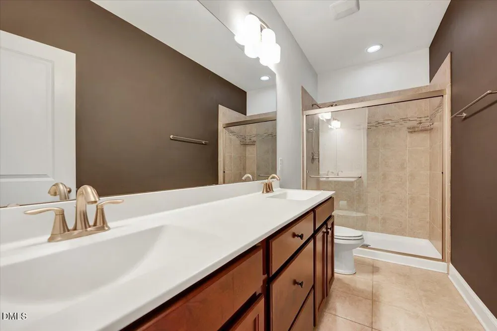 409 Rolling Meadows Lane Chapel Hill, NC 27517