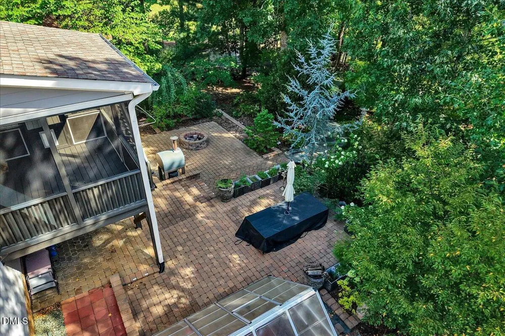 409 Rolling Meadows Lane Chapel Hill, NC 27517