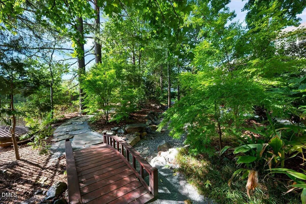 409 Rolling Meadows Lane Chapel Hill, NC 27517