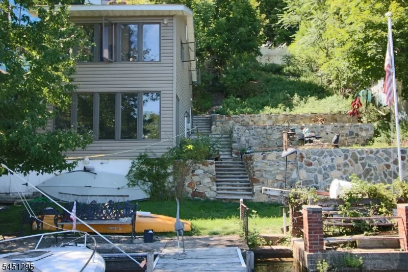 151 Hudson Ave Hopatcong, NJ 07843