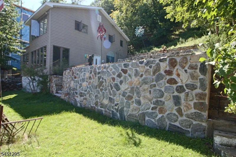 151 Hudson Ave Hopatcong, NJ 07843