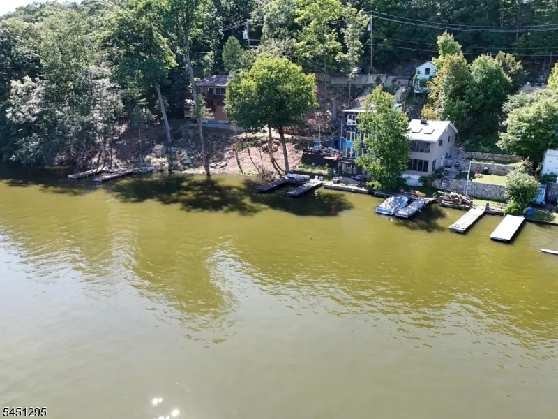 151 Hudson Ave Hopatcong, NJ 07843