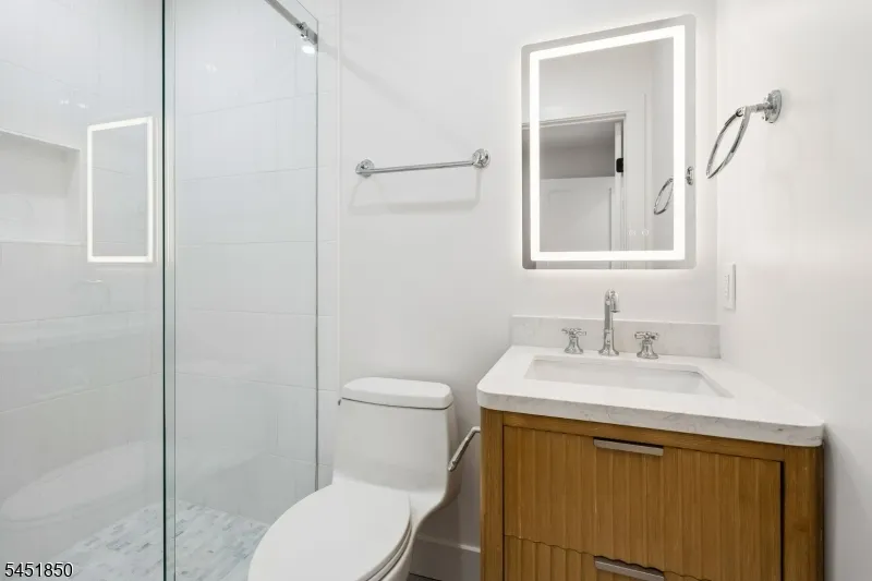 72 E Cedar St Livingston, NJ 07039