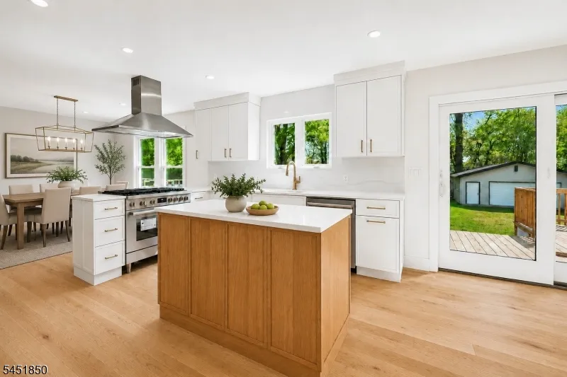 72 E Cedar St Livingston, NJ 07039