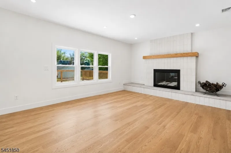 72 E Cedar St Livingston, NJ 07039