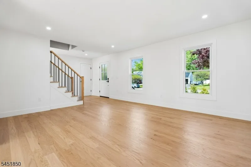 72 E Cedar St Livingston, NJ 07039
