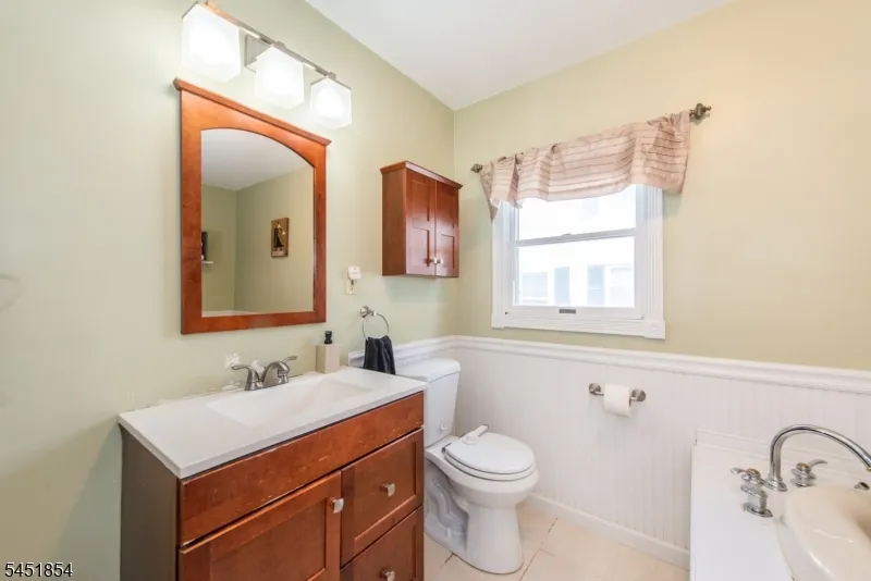 26 Dewey Ave Totowa, NJ 07512