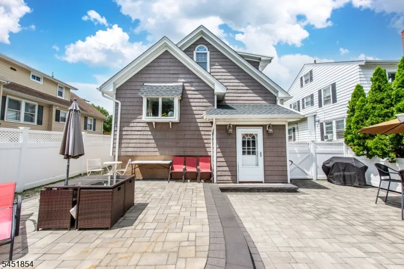 26 Dewey Ave Totowa, NJ 07512