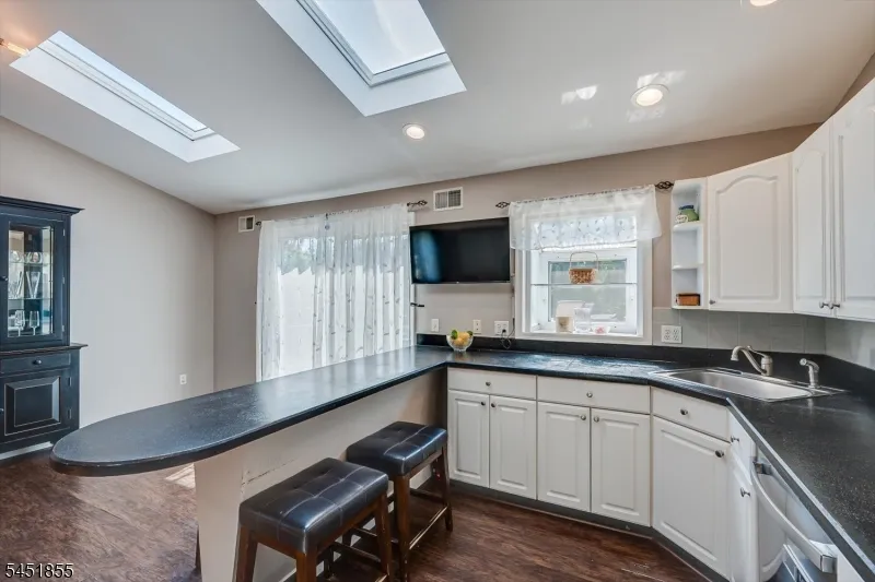 1614 Windrew Ave South Plainfield, NJ 07080