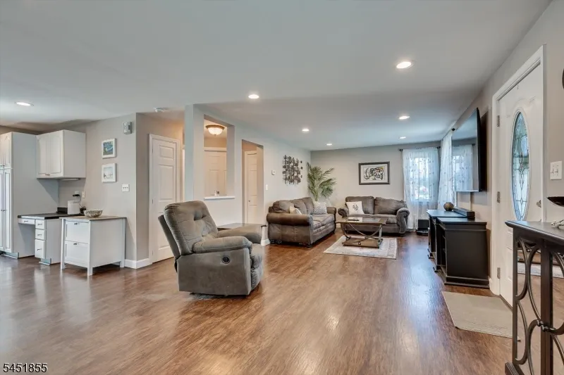 1614 Windrew Ave South Plainfield, NJ 07080