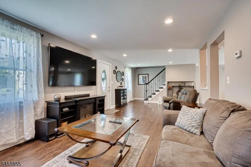 1614 Windrew Ave South Plainfield, NJ 07080