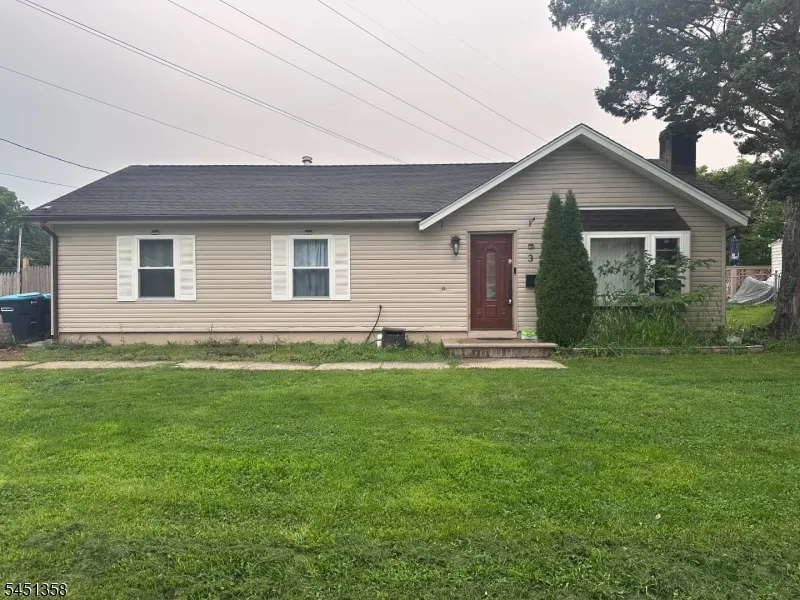 3 Lawrence Dr Hackettstown Town, NJ 07840