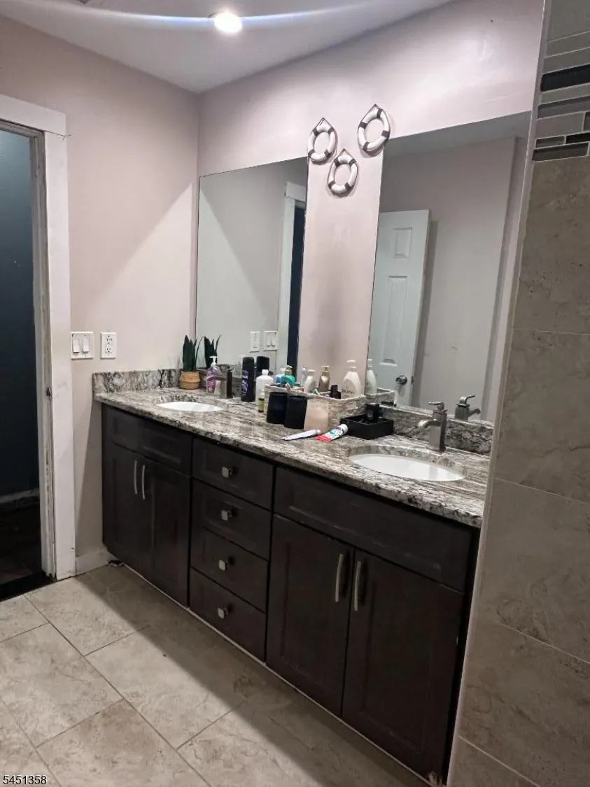 3 Lawrence Dr Hackettstown Town, NJ 07840
