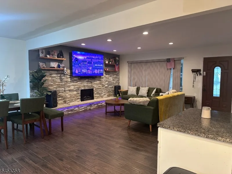 3 Lawrence Dr Hackettstown Town, NJ 07840