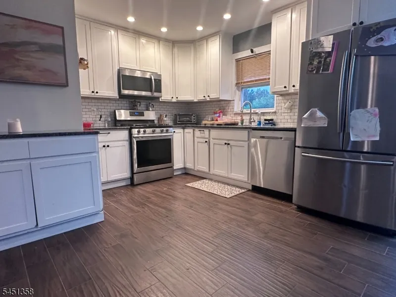 3 Lawrence Dr Hackettstown Town, NJ 07840
