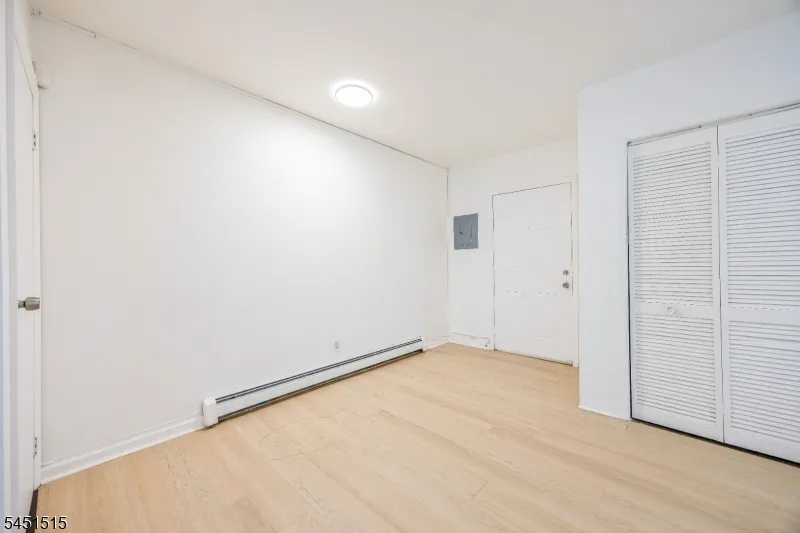 422 Halsted St East Orange City, NJ 07018