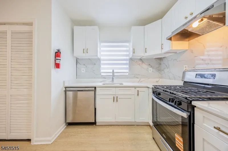 422 Halsted St East Orange City, NJ 07018