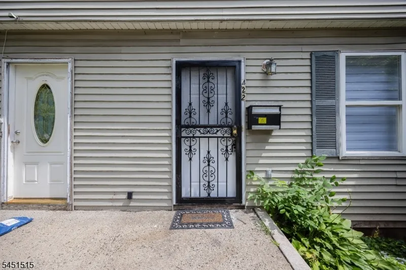 422 Halsted St East Orange City, NJ 07018