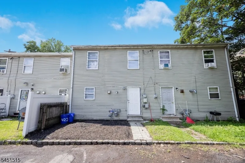 422 Halsted St East Orange City, NJ 07018