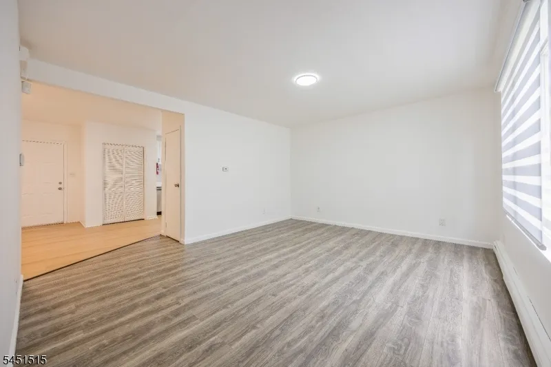 422 Halsted St East Orange City, NJ 07018