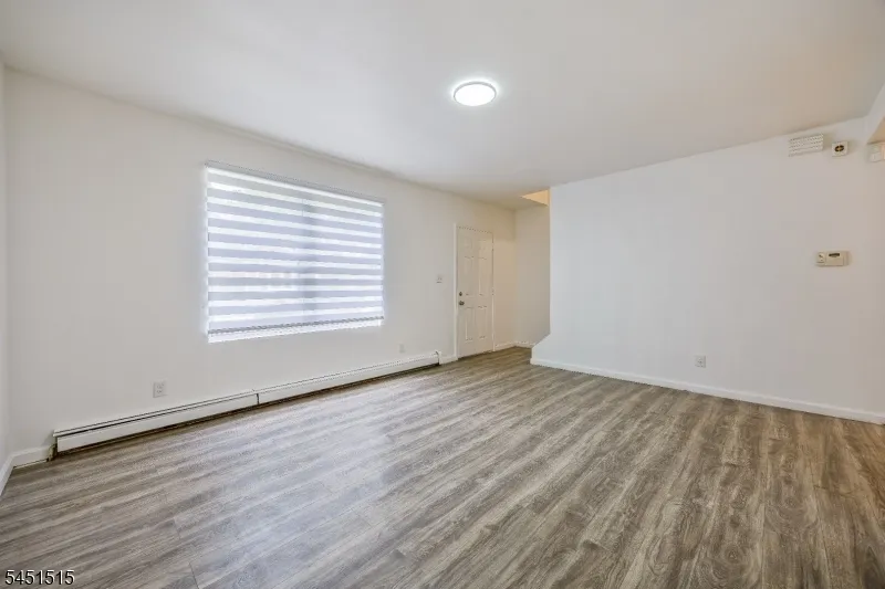 422 Halsted St East Orange City, NJ 07018