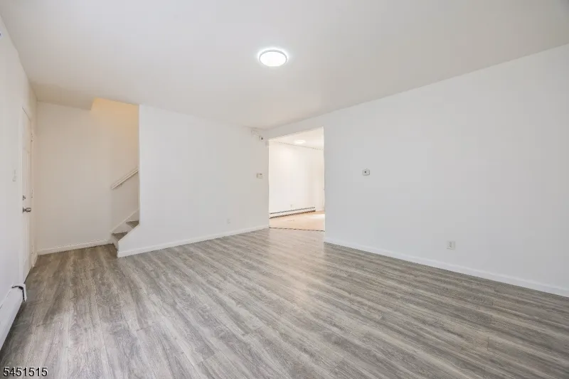 422 Halsted St East Orange City, NJ 07018