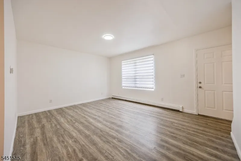 422 Halsted St East Orange City, NJ 07018