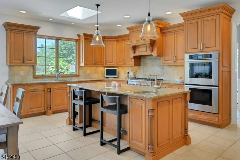 2 Ballantine Rd Mendham, NJ 07945