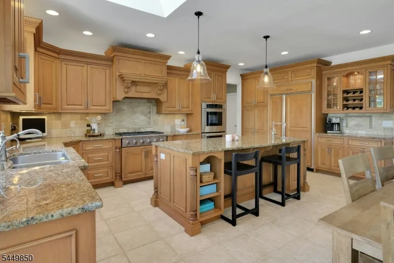 2 Ballantine Rd Mendham, NJ 07945
