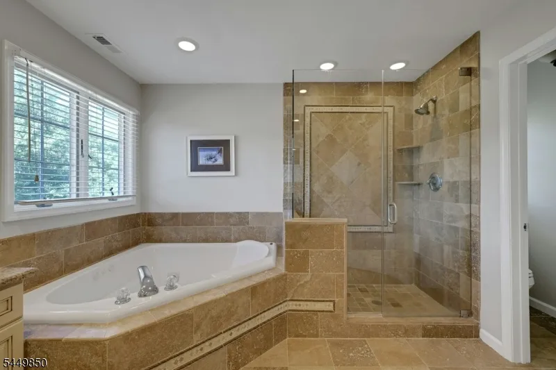 2 Ballantine Rd Mendham, NJ 07945