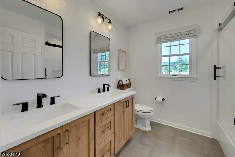 2 Ballantine Rd Mendham, NJ 07945