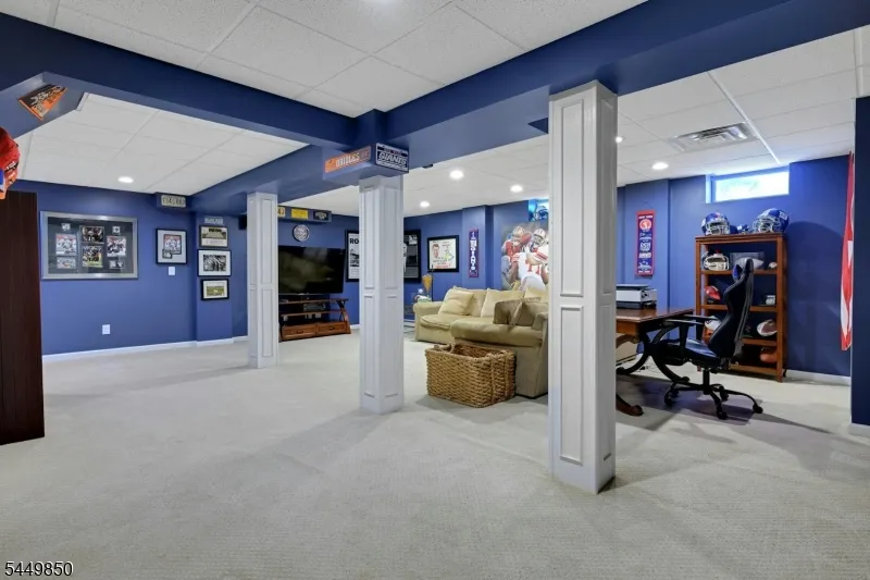 2 Ballantine Rd Mendham, NJ 07945