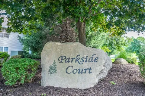 10 Parkside Ct