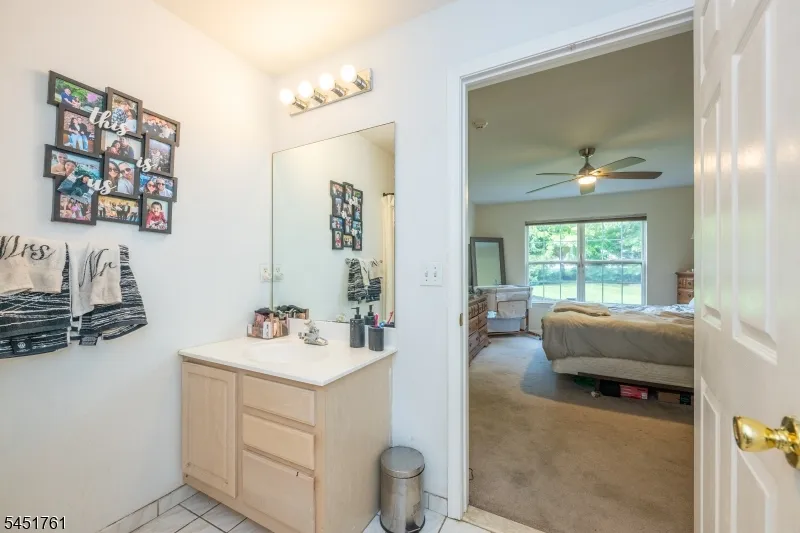 10 Parkside Ct Wayne, NJ 07470