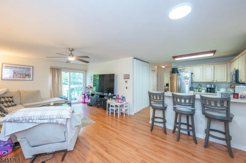 10 Parkside Ct Wayne, NJ 07470