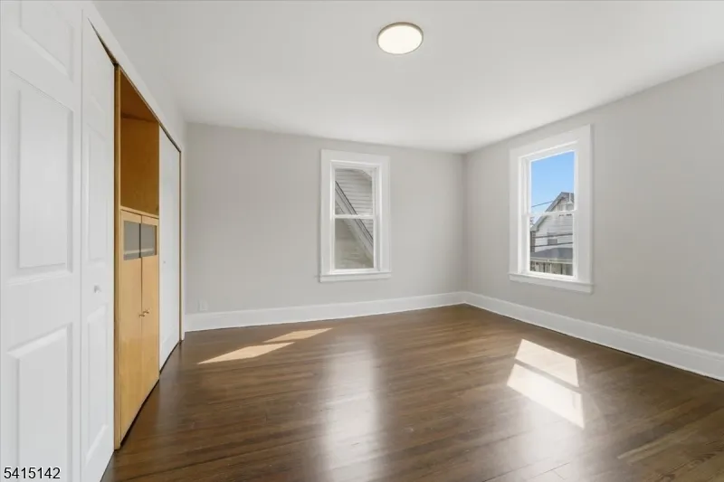 21 Hazard Pl Elizabeth City, NJ 07208