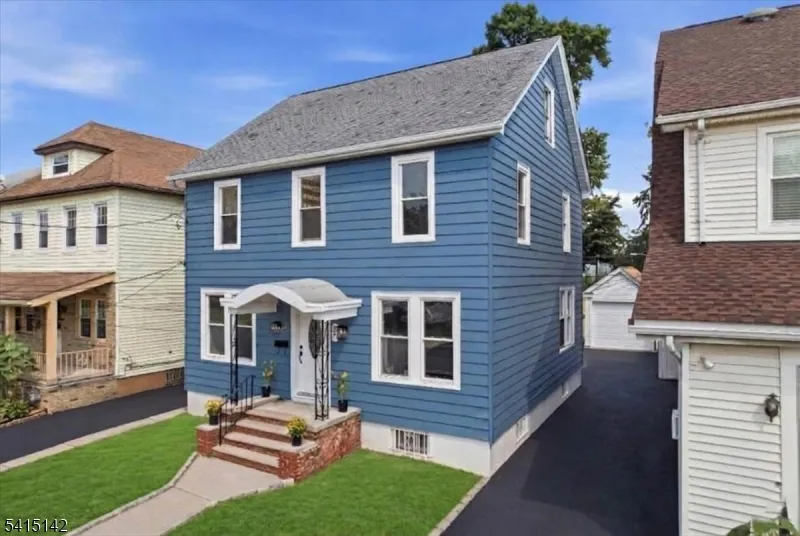 21 Hazard Pl Elizabeth City, NJ 07208