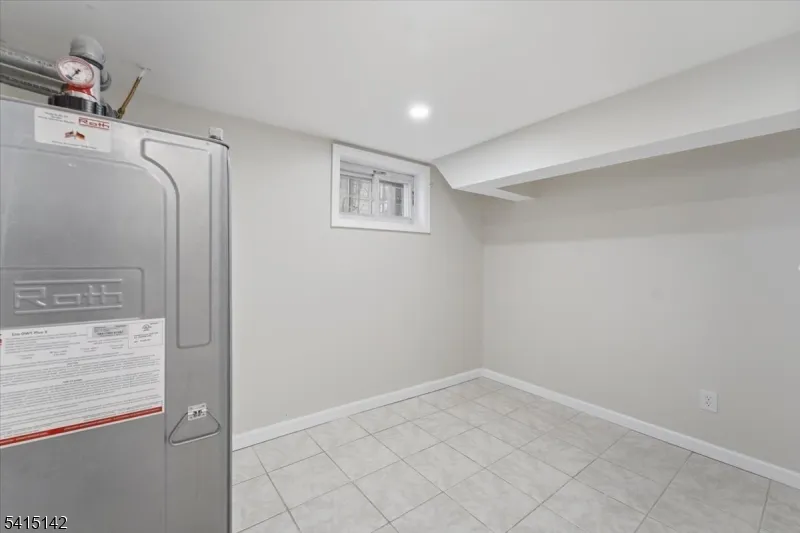 21 Hazard Pl Elizabeth City, NJ 07208