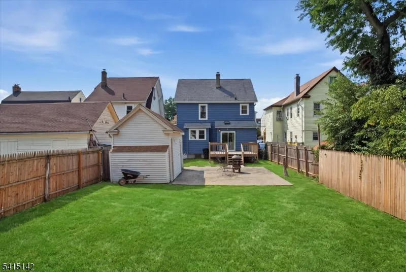 21 Hazard Pl Elizabeth City, NJ 07208
