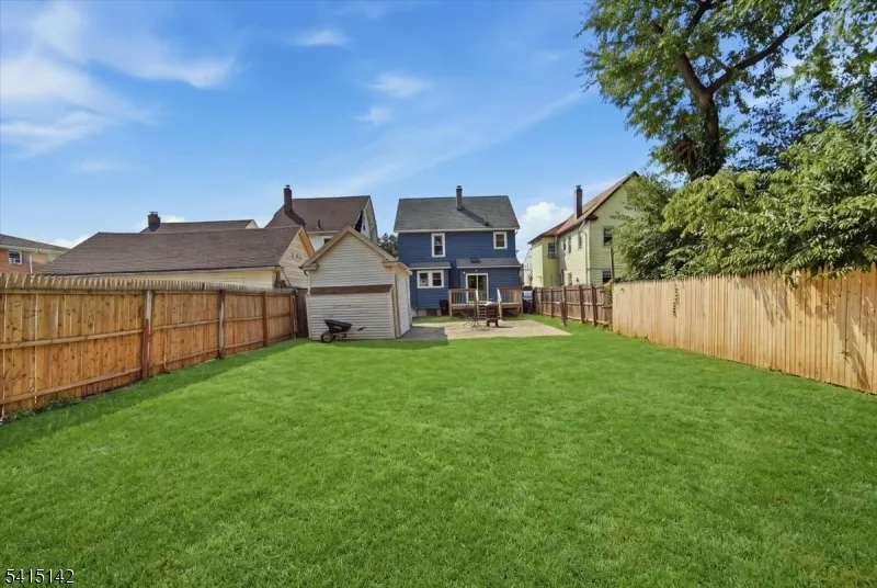 21 Hazard Pl Elizabeth City, NJ 07208
