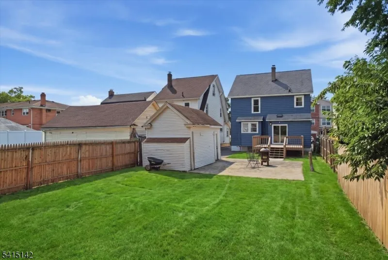 21 Hazard Pl Elizabeth City, NJ 07208