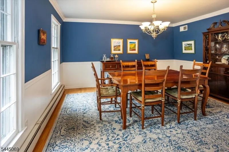 81 Poplar Dr Hanover, NJ 07950