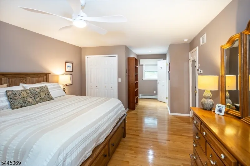 81 Poplar Dr Hanover, NJ 07950