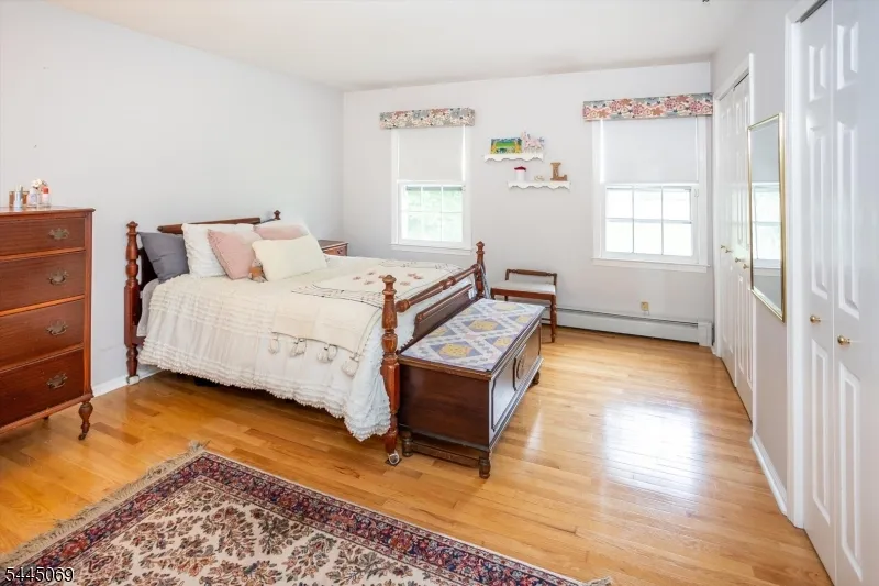 81 Poplar Dr Hanover, NJ 07950