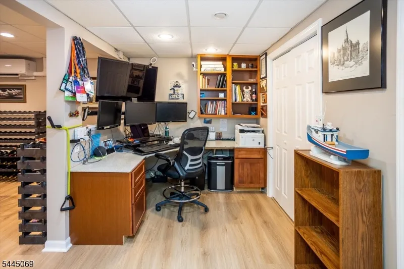 81 Poplar Dr Hanover, NJ 07950