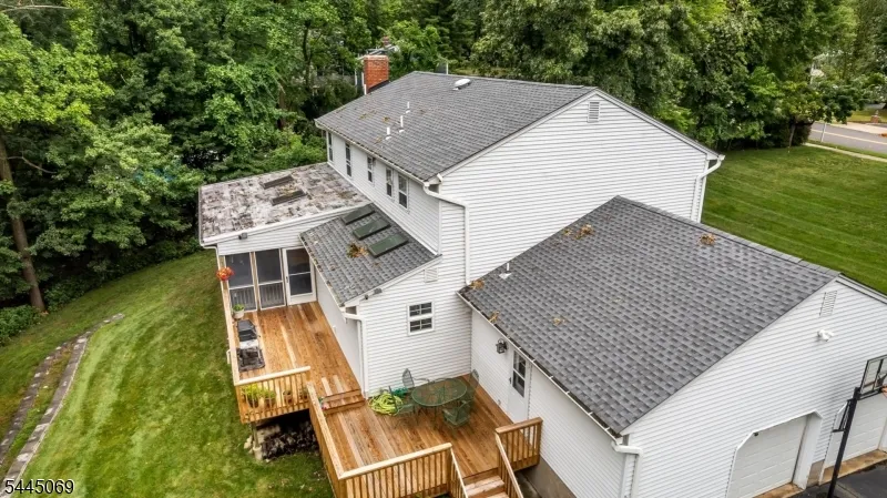 81 Poplar Dr Hanover, NJ 07950