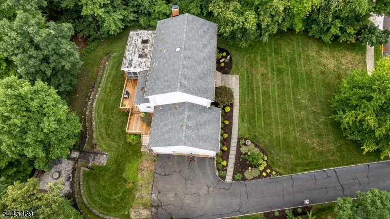 81 Poplar Dr Hanover, NJ 07950