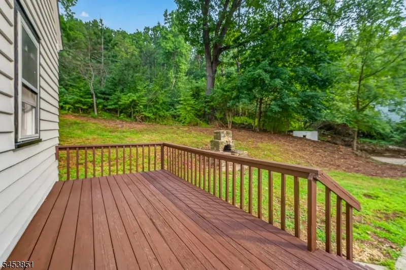 28 Dogwood Ln Washington, NJ 07882