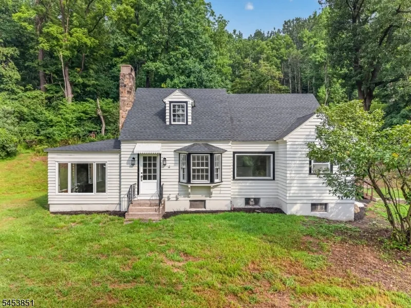 28 Dogwood Ln Washington, NJ 07882