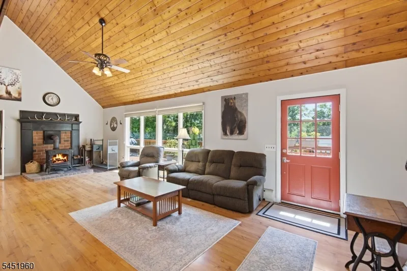 26 Lake Shore Rd W Hardyston, NJ 07460